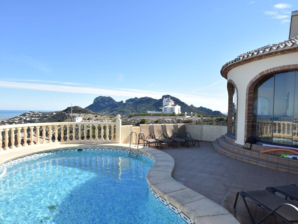 Holiday Home Swimming Pool