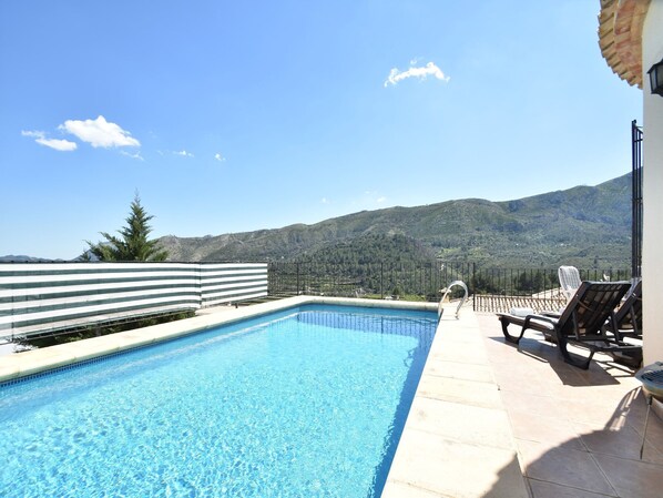Holiday Home Swimming Pool