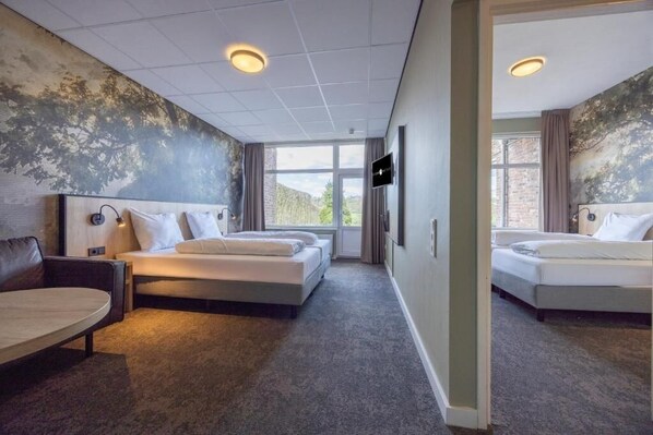Unit with Twin beds. Exact unit will be assigned upon arrival. Views, colors, and decor may vary.