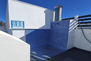 Außenseite Ferienhaus [Sommer]