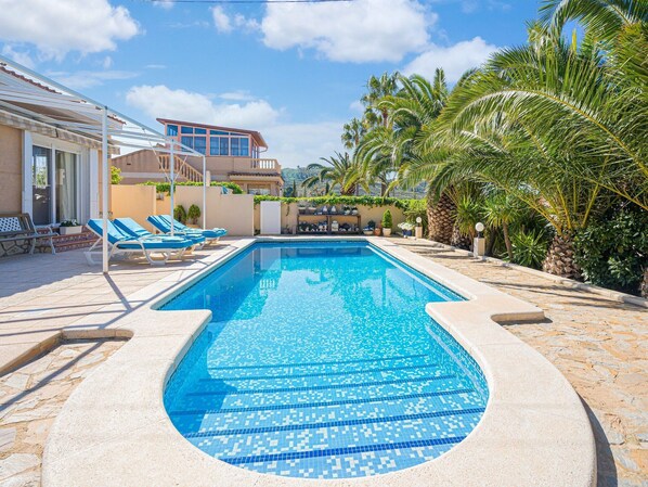 Holiday Home Swimming Pool