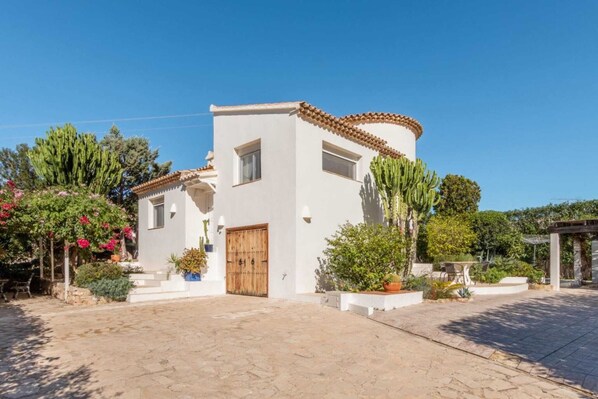 Holiday Home Exterior [summer]