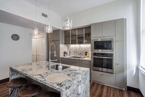 Fully equipped kitchen
