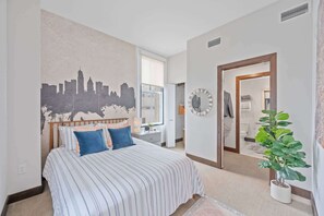 Bedroom - Queen bed