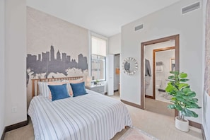 Bedroom - Queen bed