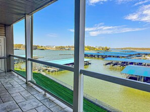 Your front-row view of the Lake of the Ozarks awaits! 