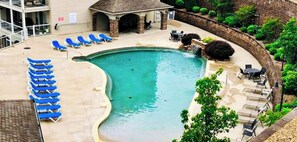 Enjoy fantastic condo amenities at Lookout at Lands End! 