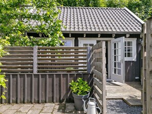 Wood, Garden, Siding, Door, Backyard, Cottage, Deck, Porch, Yard, Flowerpot