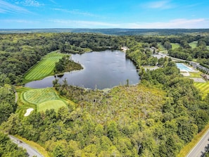 A scenic lake and beach with lifeguard supervision. Plus, enjoy some peaceful fishing in our well-equipped facilities.