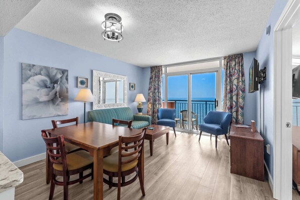 Direct Oceanfront Condo!