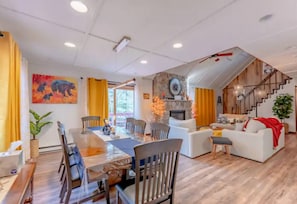 Dining area/living room