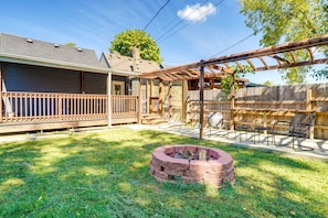 Fire Pit and Patio area