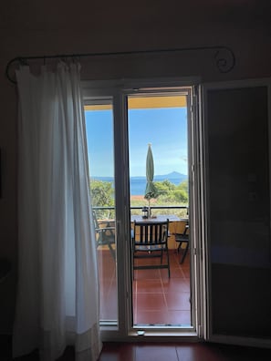 8sqm balcony direct sea view