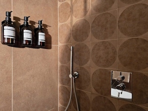 Bathroom amenities