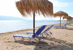 Variko sandy beach 2km