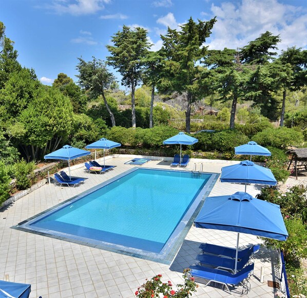 Pool area 