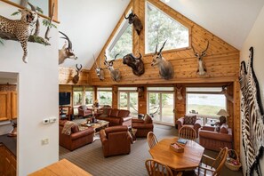 Enjoy meals with a stunning view of nature.