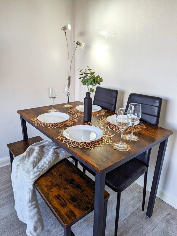 Dining / Restaurant