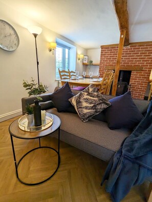 Living Room / Lounge