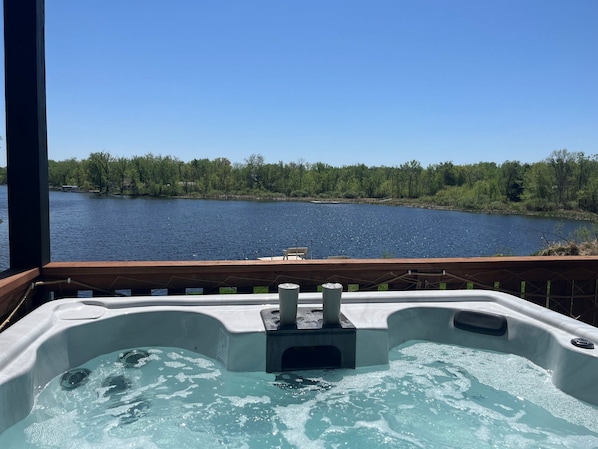 Our 2 treehouses are within walking distance from each other and sit on 10 acres of private land. Treehouse 1: The Treehouse on the Point features a hot tub that overlooks Lake Pokegama. Treehouse 2: The Treehouse in the Bay has a sauna that seats 8.