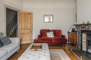 58 Belview Rd Living Room 6201