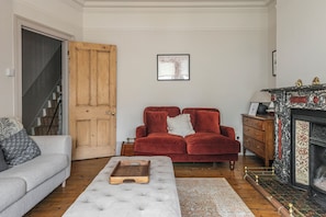 58 Belview Rd Living Room 6201