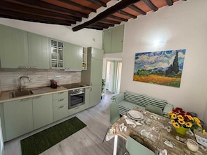 Kitchen-Living