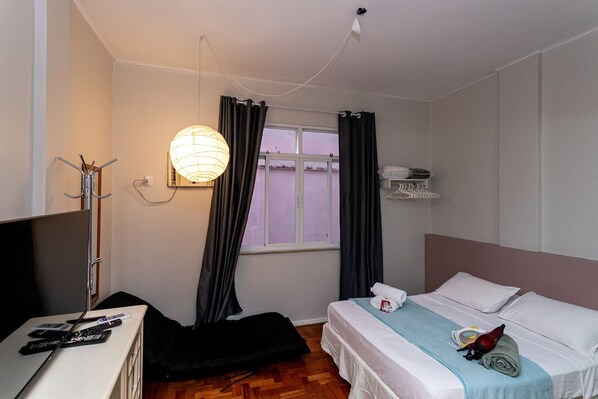 Photo of the whole room,Bedroom