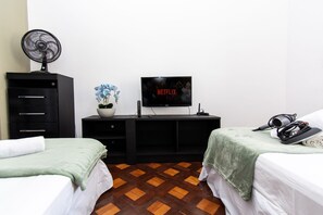 Photo of the whole room,Bedroom