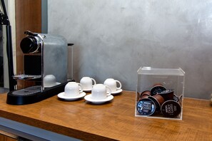 Kaffee und/oder Kaffeemaschine