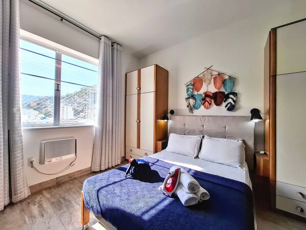 Photo of the whole room,Bedroom