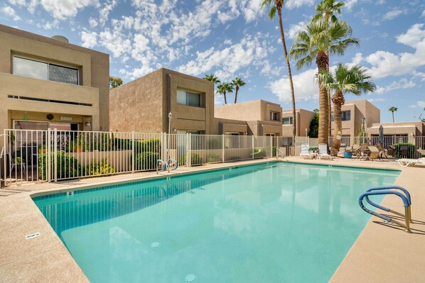 Mesa Vacation Rental | 2BR | 2BA | 1 Step to Enter | 1,504 Sq Ft