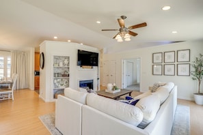 Living Room | Main Level | Central A/C & Heating