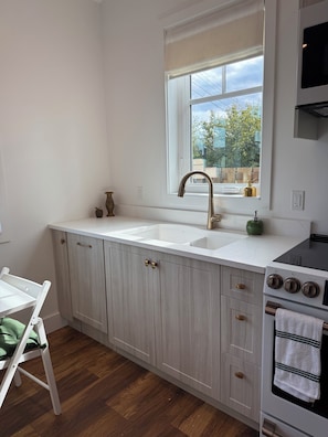 Kitchen (2)