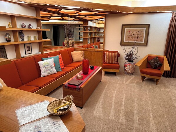 Livingroom FLW furniture
