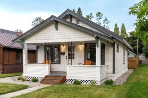 Delightful property that dates back to the 1920s right in Downtown! | Exterior