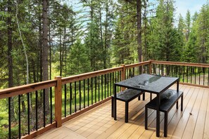Deck with outdoor dining | Exterior