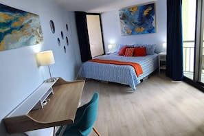 You've got options!! Lie in the new King size bed and watch the sun rise over the Atlantic? Relax on the city scape balcony to catch the sunset? Take advantage of the large bedroom. Two luggage racks in the closet maximize space.