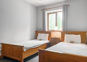 Contemporary Lakeview Lodge 6 - Woodland Waters, Ancaster