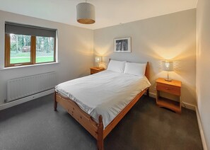 Contemporary Lakeview Lodge 6 - Woodland Waters, Ancaster