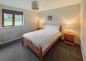 Contemporary Lakeview Lodge 6 - Woodland Waters, Ancaster