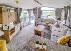 Eildon Retreat3 Bedroom (Pet Friendly) - Coldstream Holiday Park, Coldstream