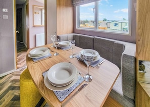 Eildon Retreat3 Bedroom (Pet Friendly) - Coldstream Holiday Park, Coldstream