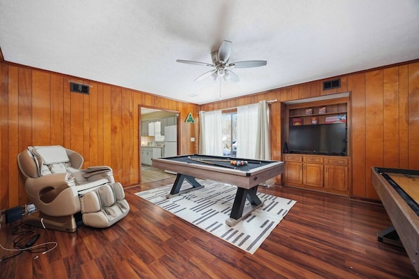 Spielezimmer