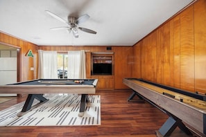 Spielezimmer