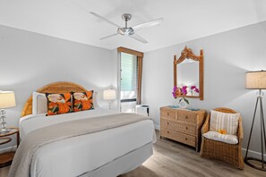 Maui Vista 1205 Comfortable queen size bed