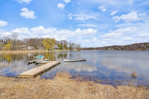 House Exterior | Private Dock | Kayak | Canoe | Paddleboard | Lake Access