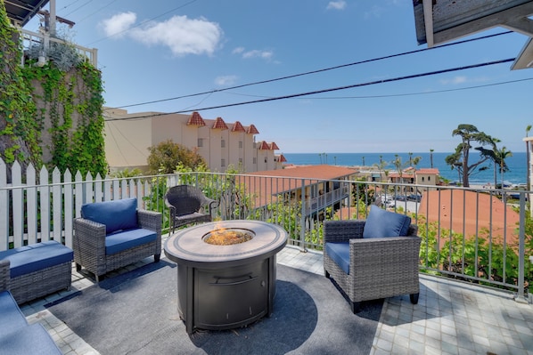 La Jolla Vacation Rental | 2BR | 2BA | 1,200 Sq Ft | 1 Step to Enter