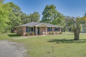Single-Story House | Self Check-In | 3 Mi to Foley Sports Tourism Complex