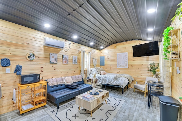 Catlettsburg Vacation Rental | Studio | 1BA | 288 Sq Ft | Stairs Required